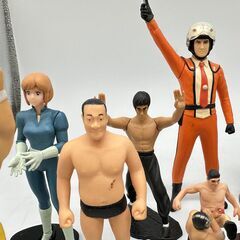y2348E  ミニフィギュア まとめ21点 ペットボトルキャップ おまけ スターウォーズ E.T プロレス他 当時物 コレクション 長期保管品の画像