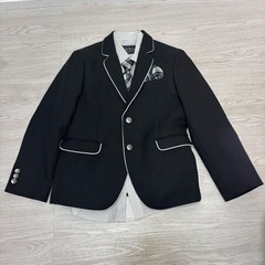 【試着のみ】男の子 フォーマルスーツ 130サイズ Sakura セットアップ ブラックの画像