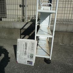 鉄製３段ラックの画像