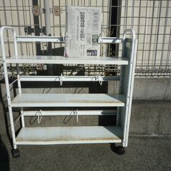 鉄製３段ラックの画像