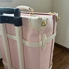 リズリサのキャリーケース の画像