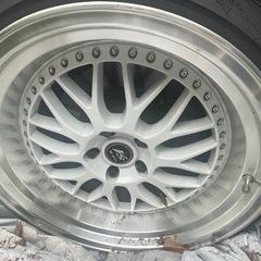 ESR SR01 19in10.5J4本の画像