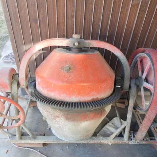 大型　コンクリートミキサー