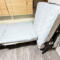 折りたたみ電動ベッド、2台セットの画像