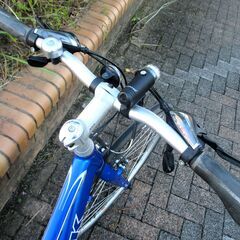 中古自転車 TREK トレック クロスバイク 自転車 24段変速(前3段、後8段) 訳アリ実質8段変速 フレームサイズ380㎜ 取付LEDライト ブルー 通勤 通学 近所のお出掛けなどにの画像