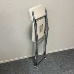 折りたたみチェア ニトリ ラパーマ ホワイト　の画像