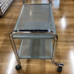 キャスター付きメタルラック(2段)【町田市再生家具】252116の画像