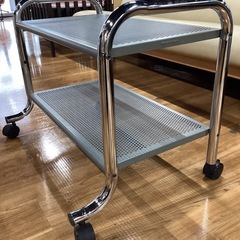 キャスター付きメタルラック(2段)【町田市再生家具】252116の画像