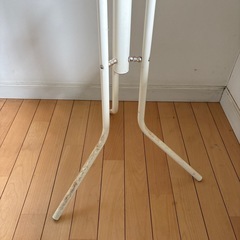 三脚衣類ラックの画像