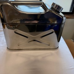 ステンレス製ガソリン携行缶10ℓの画像