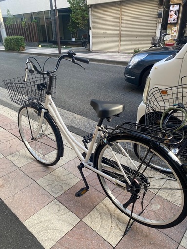 ママチャリ　白　ギアなし　カゴ付き自転車　26インチ