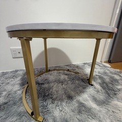 大理石風　テーブルの画像