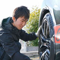 【正社員】ピットスタッフ（自動車整備士）／年間休日120日以上！残業ほとんどなし！の画像