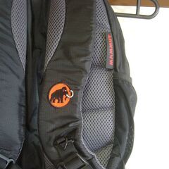 MAMMUT 　キッズリュック　レッド/ブラックの画像
