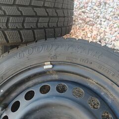 スタットレスタイヤホイール付き4本の画像