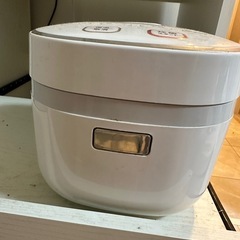 炊飯器と卓上IHの画像