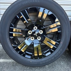 ほぼ新品　納車前取り外し　デリカＤ５ シャモニー 純正タイヤ、ホイール、純正ナット付き ４本セットの画像
