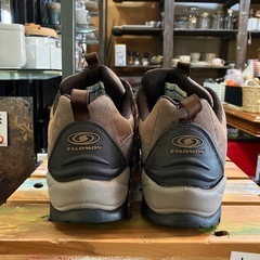 SALOMON ローカットスニーカー　29cm  アウトドア　美品の画像