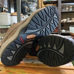 SALOMON ローカットスニーカー　29cm  アウトドア　美品の画像
