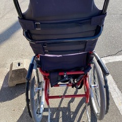 介助式車椅子の画像