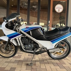 SUZUKI ガンマ250γ GJ21B 85年式　Ⅲ型　カスタム　オールペイント　イカリングLED丸目ヘッドライト&ワンオフフロントカウル　 2ストの画像