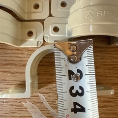 PF管用サドル SF-22J 42個セットの画像