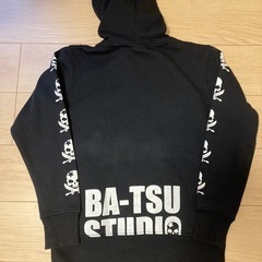サイズ160㎝　BA-TSU STADIO バツスタジオ　ジップアップパーカー　黒　フード付き　の画像
