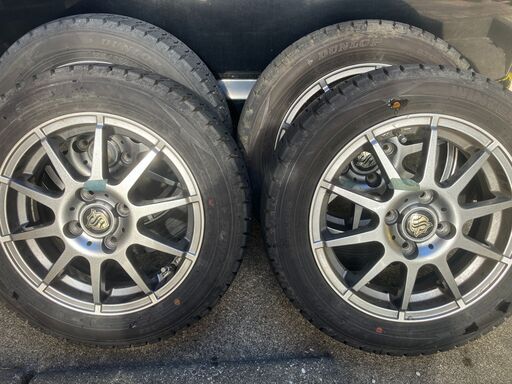 【中古雑貨】カー用品　スタッドレスタイヤ　１４インチ４本セット　ホイル付き