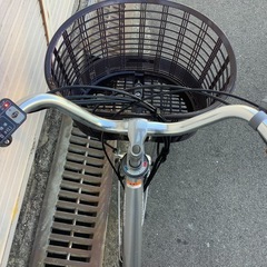 729  ヤマハ新機種電動アシスト自転車pasnatura26インチシルバーアルミボディーの画像