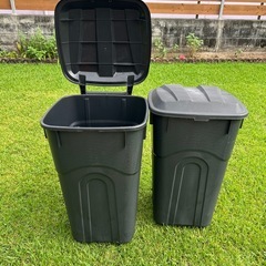 US家外用キャスター付ゴミ箱の画像