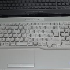 中古ノートパソコン 富士通 AH55/E3 Windows11+office 高性能core i7-1165G7/メモリ8GB/爆速SSD512GB/15.6インチ/WEBカメラ/無線/DVDマルチの画像