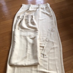厚地カーテンの画像