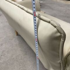 【格安】二人掛けソファー ホワイト 角度調整可能 脚付き 人気 早い者勝ち 引取歓迎 配送OKの画像