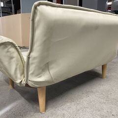 【格安】二人掛けソファー ホワイト 角度調整可能 脚付き 人気 早い者勝ち 引取歓迎 配送OKの画像