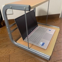 スライド式ノートPCラックの画像