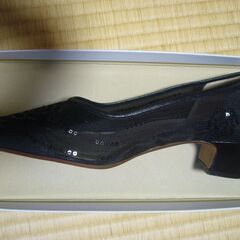 レース柄　パンプスの画像