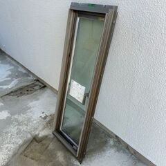 住宅用サッシ 在庫整理品　たてすべり窓03611R　型ガラスの画像