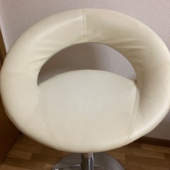 回転カウンターチェアー　2脚の画像