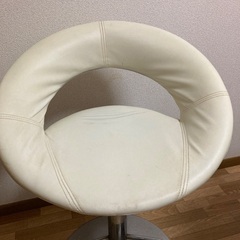 回転カウンターチェアー　2脚の画像