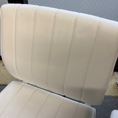 LOWYA オフィスチェア ホワイト もちもち素材 昇降式の画像