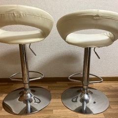 回転カウンターチェアー　2脚の画像
