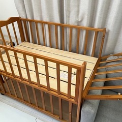 ベビーベッドの画像