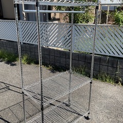 180センチくらいのスチールラックの画像