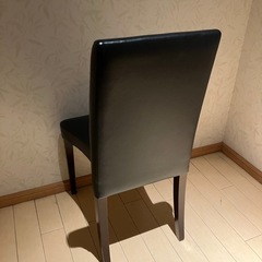 黒皮のチェアの画像