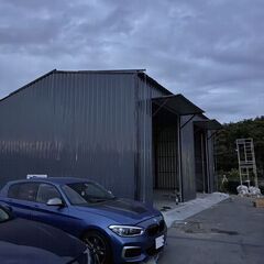 農機倉庫、簡易倉庫、ユニットハウス、モジュラーハウス、仮設倉庫、オフィス、仮設工場、大型倉庫もカスタマイズ可能；電動シャッターの画像