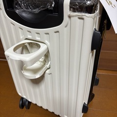 スーツケース キャリーケース キャリーバッグ S/M/Lサイズ 機内持ち込み 大容量 静音 軽量 カップホルダー USB充電ポートファスナーの画像