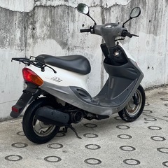 大人気セール‼️実走行1.4万キロ🏃‍♀️安心のバッテリー新品✨️前後タイヤまだまだ山あり🗻嬉しいオイル満タン補充済み🈵オイル交換不要⭕️継ぎ足しだけで🆗2サイクルでパワフルな走り💨SA24J BJベーシックジョグ✴の画像