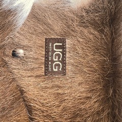 UGGのショルダーバッグですの画像