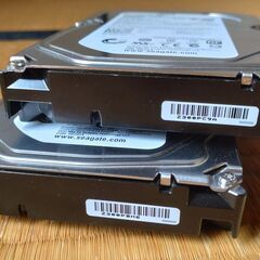 【配送可】ほぼ未使用 Seagate 4TB SATA HDD x 2 (修理が必要かも)の画像