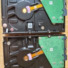 【配送可】ほぼ未使用 Seagate 4TB SATA HDD x 2 (修理が必要かも)の画像